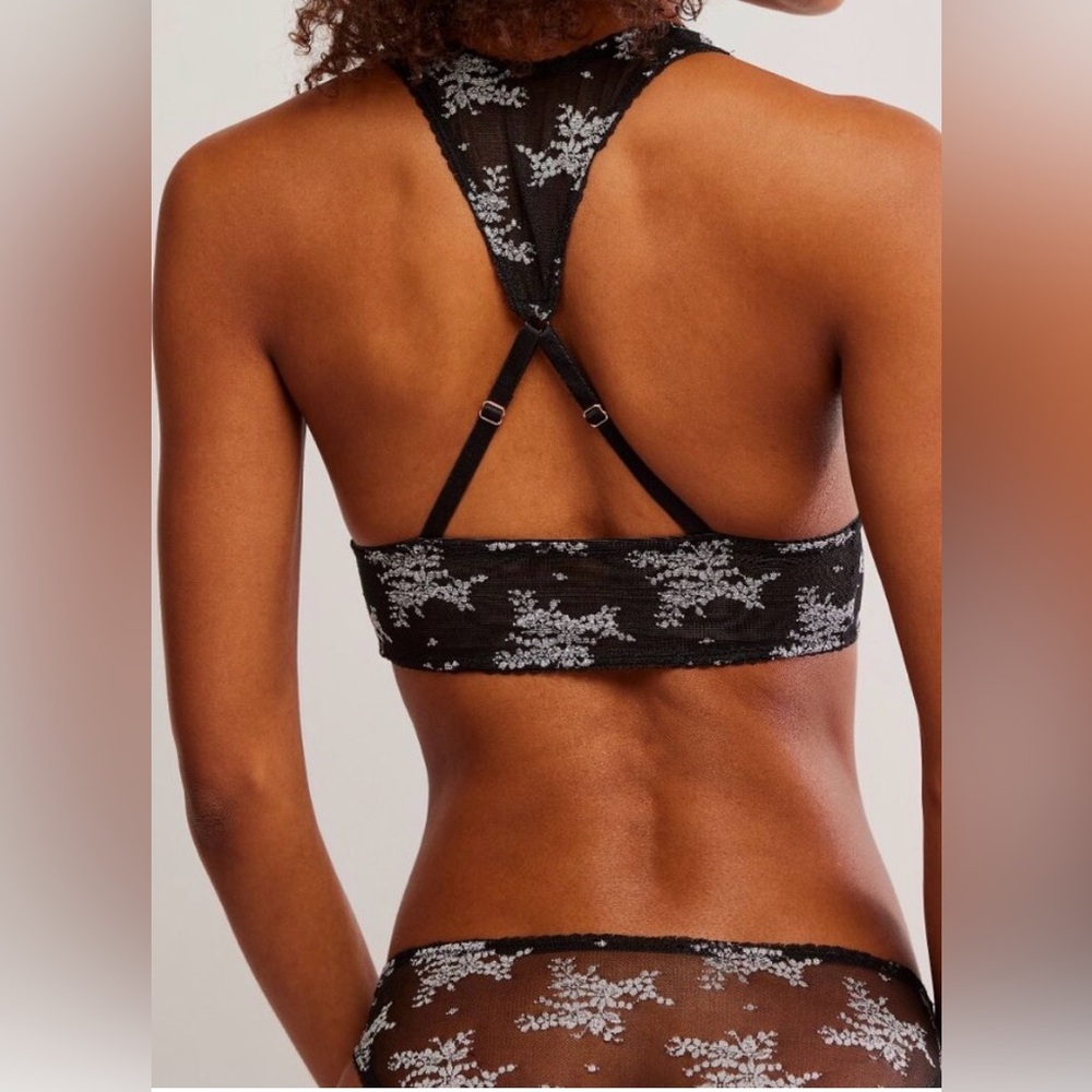 #1011 Free People Black and White Lace Bralette & pantie set - Picture 10 of 13